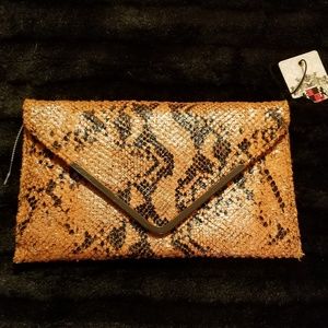 NWT Clutch